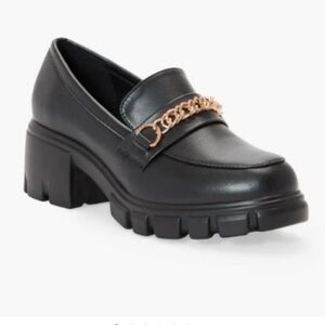 NWT JustFab Leli  Black Loafers with Gold Chain